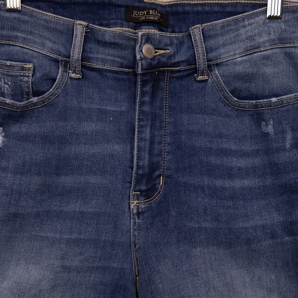 Judy Blue distressed cut off shorts-1XL - Picture 2 of 4